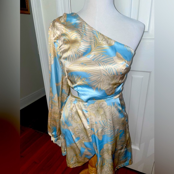 Revolve - Picture 2 of 2